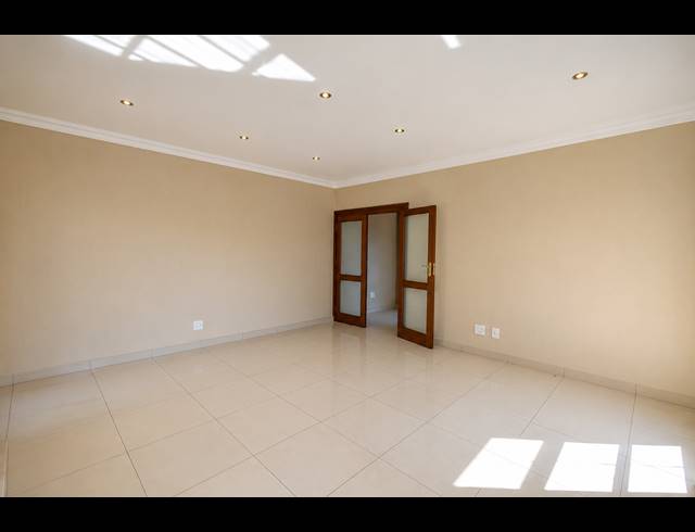 5 BEDROOM HOUSE FOR SALE IN THREE RIVERS EAST